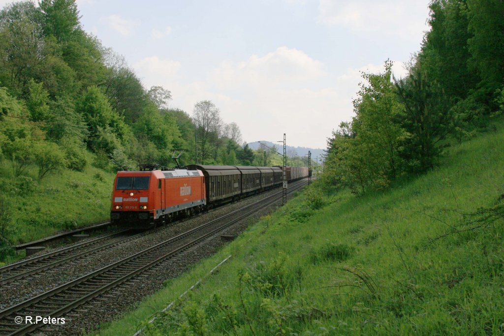 185 213-6 mit gemischten Gterzug bei Postbauer-heng. 13.05.11