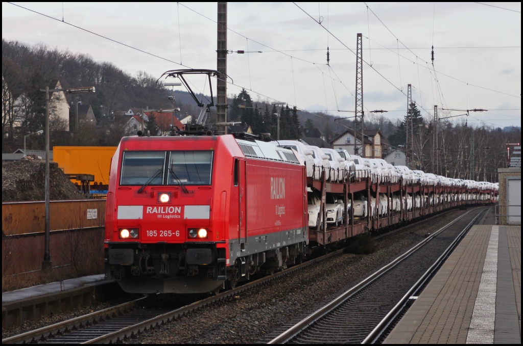 185 265 mit Audizug in Richtung Norden am 26.02.12 in Kreuztal