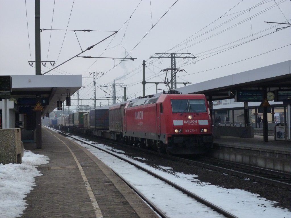 185 271-4 mit Gterzug am 07.02.10 in Fulda