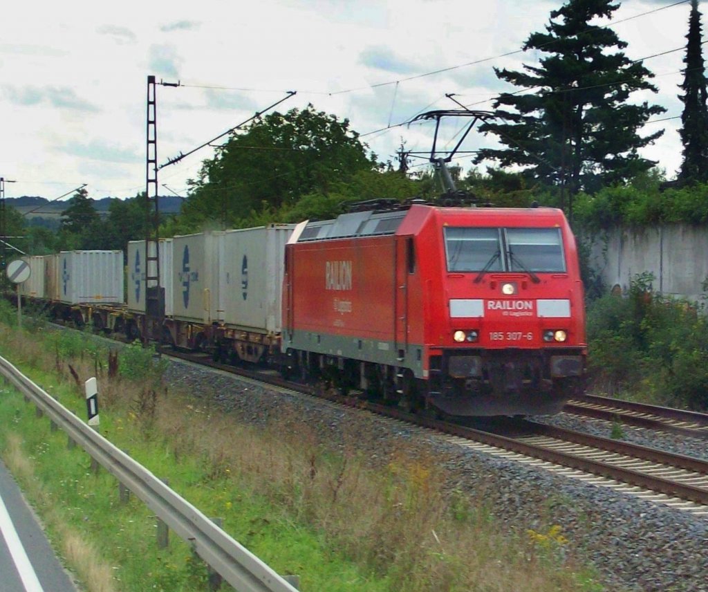 185 307-6 mit Gterzug bei Wrzburg am 28.08.09