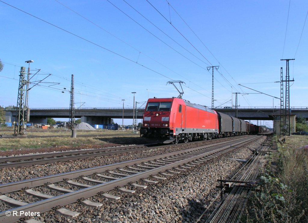 185 313-4 zieht ein gemischten Gterzug an Regensburg Ost vorbei. 09.09.09