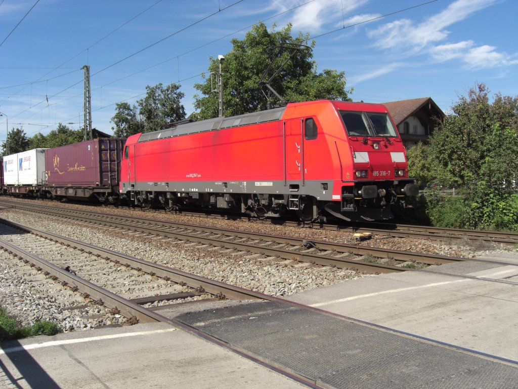 185  316-7 am 23. Juli 2010 auf dem Ausweichgleis im Bahnhof von bersee am Chiemsee.