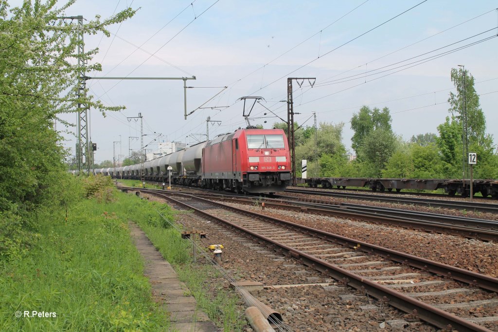 185 348-0 mit Staubbehlterwagen in Regensburg Ost. 09.05.13