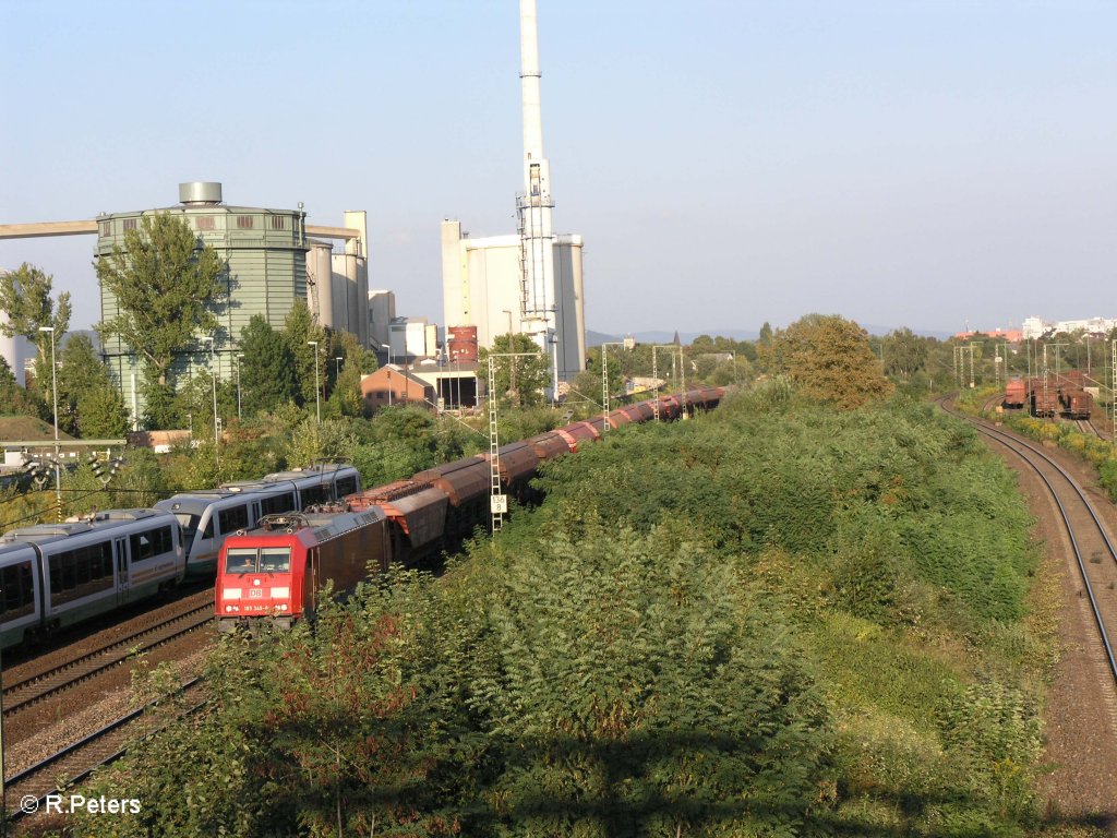 185 349-8 fhrt mit ein Getreidezug durch Regensburg. 27.08.09