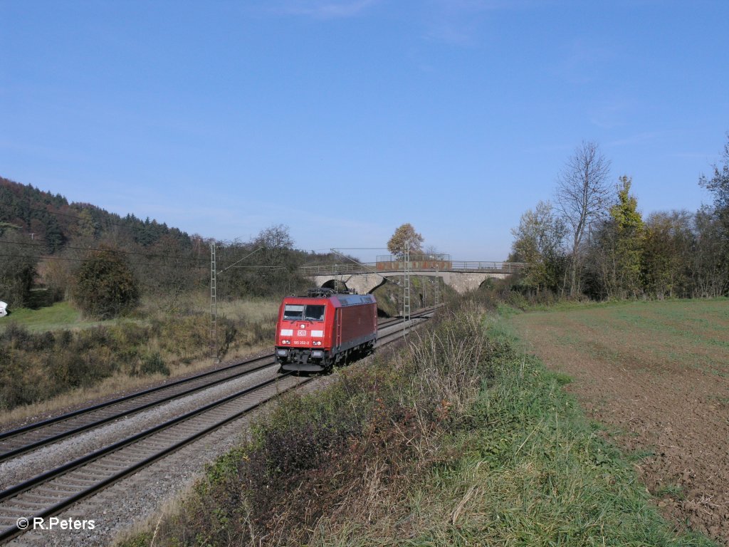 185 352-2 solo auf Falschfahrt bei Dettenhofen. 29.10.10