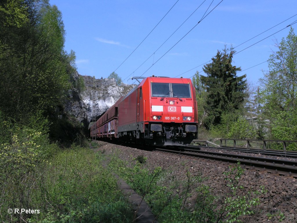 185 367-0 zieht ein Kohlependel durchs Felsentor. 29.04.10