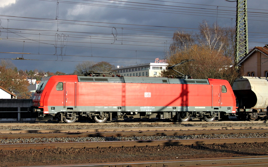 185 383 mit Gterzug am 05.12.11 in Fulda