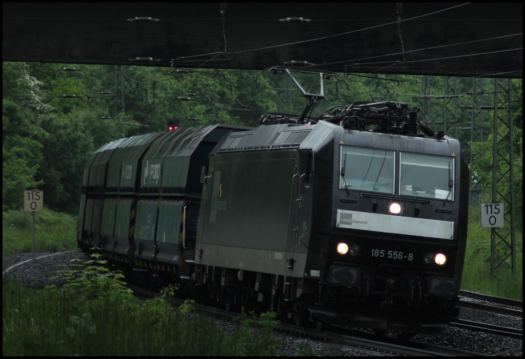 185 556 von CFL mit PKP Kohlezug am 01.06.13 in Gtzenhof