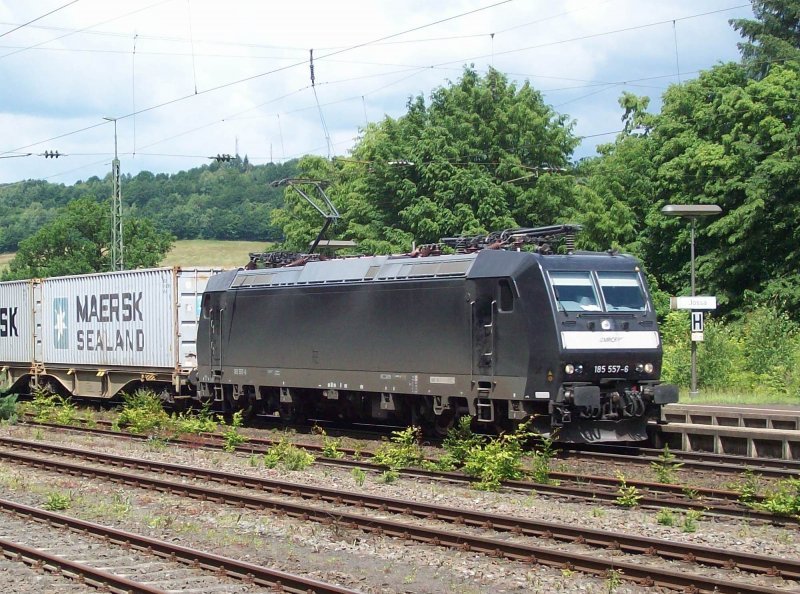 185 557-6 mit Gterzug in Jossa am 21.06.09