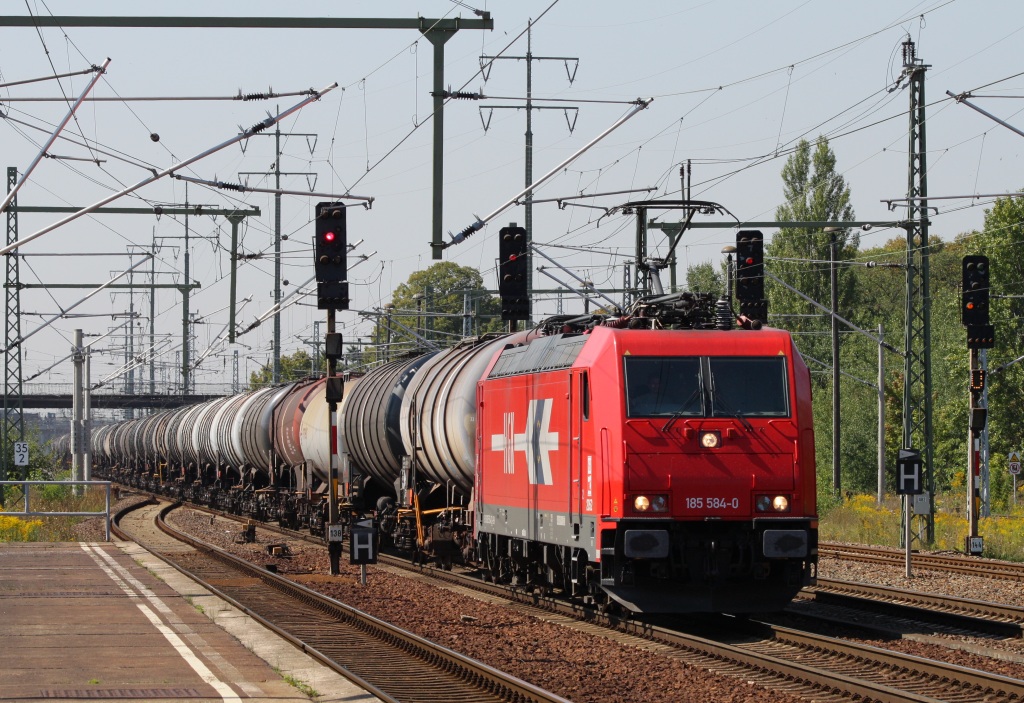 185 584 mit Kesselzug am 18.08.11 in Berlin Schnefeld