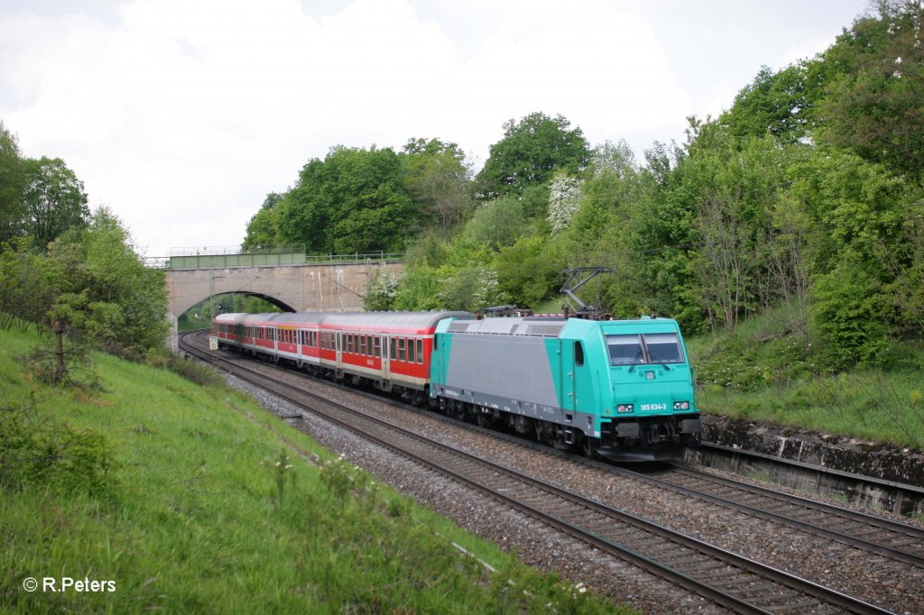 185 634-3 schiebt S3 39330 nach Nrnberg bei Postbauer-Heng. 13.05.11