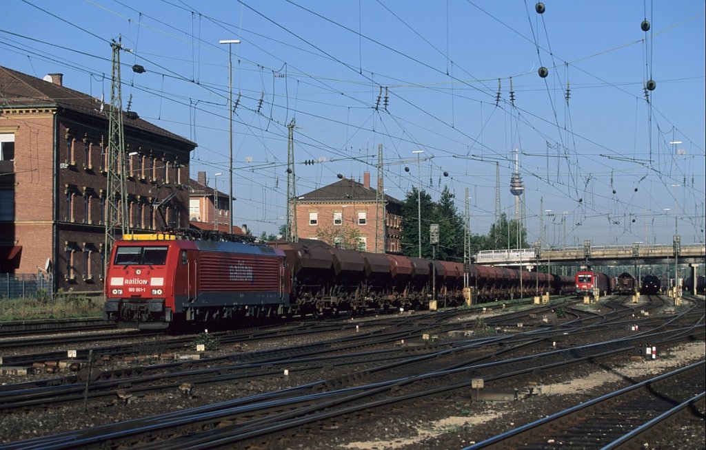 189 001 mit CFA63007 in Nrnberg Rbf Ausfahrt, 09.09.08