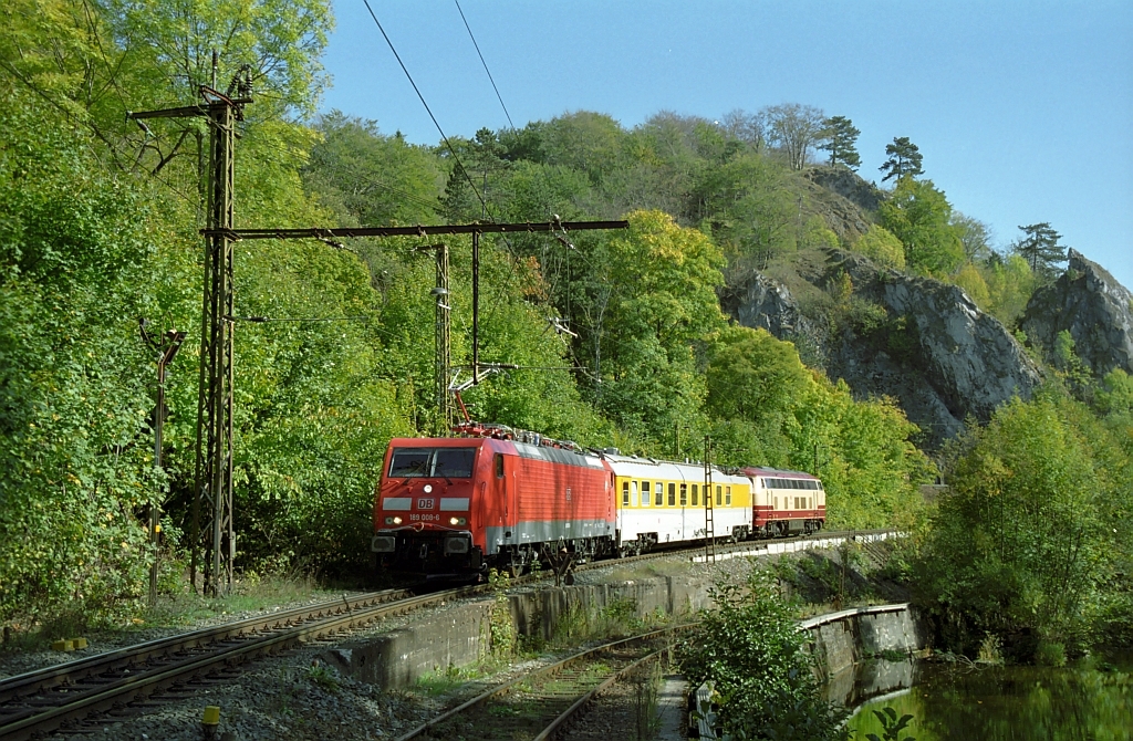 189 008+753 001 mit Mezug bei Rbeland, 30.09.03