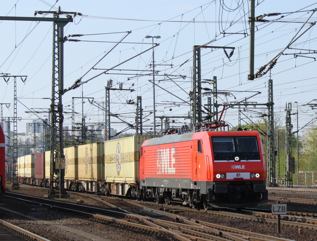 189 801 mit Warsteinerzug am 18.04.11 in Fulda