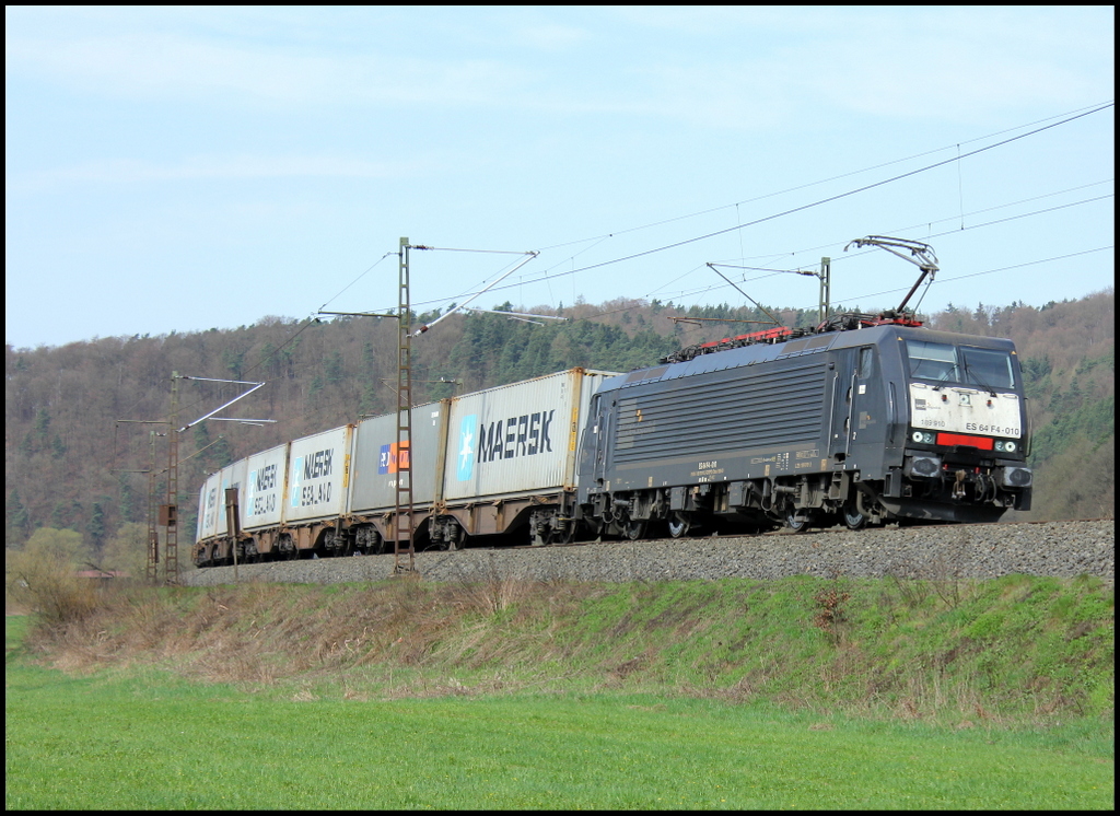 189 910 mit Containerzug am 18.04.13 bei Hermannspiegel