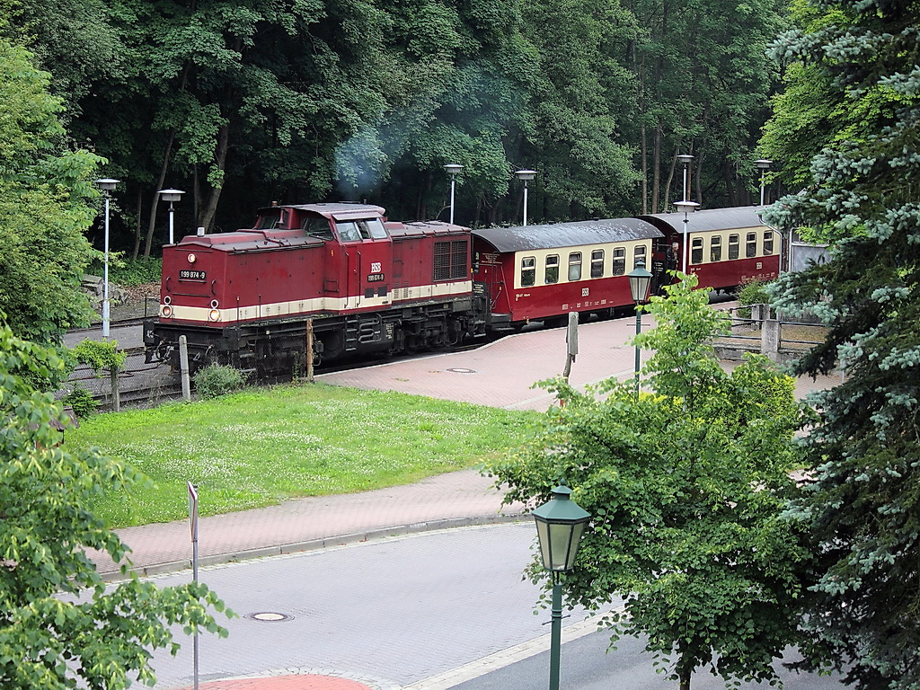 199 874-9 bei der Ausfahrt aus dem Bahnhof Alexisbad am 29. Juni 2013.