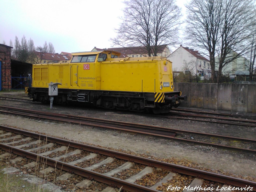 203 308-2 steht vorm Lokschuppen in Bergen auf Rgen am 26.4.13