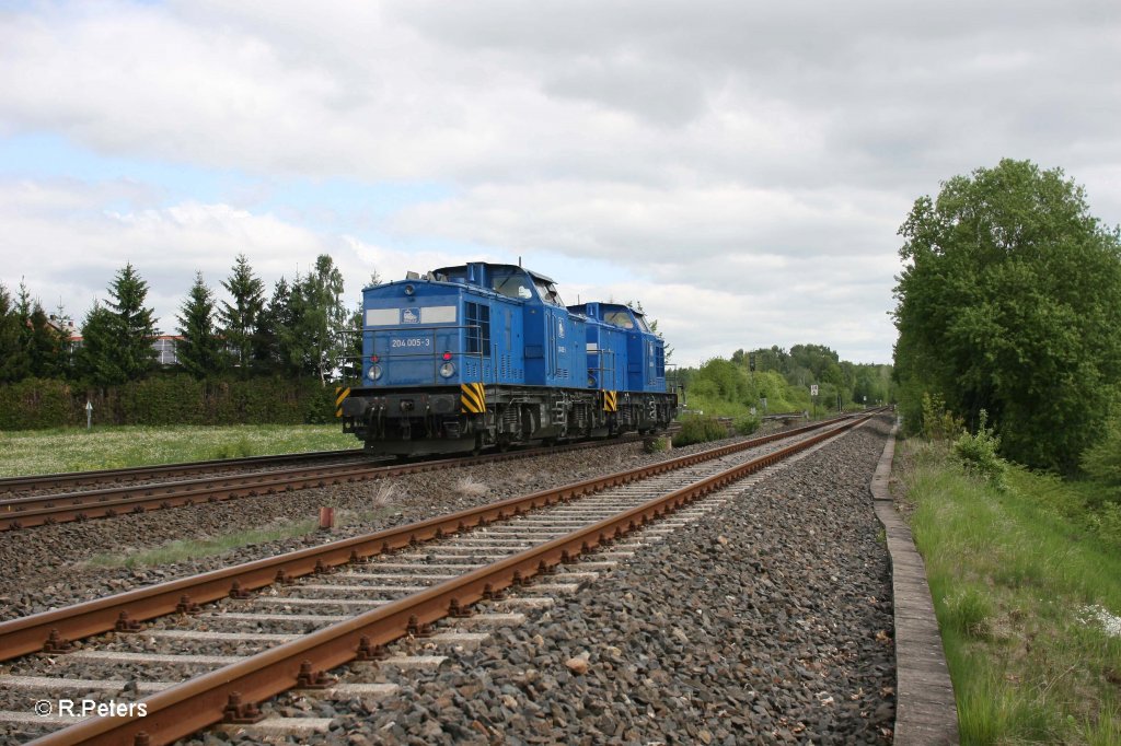 204 005-3 mit 204 010-6 bei Schnfeld. 13.05.12