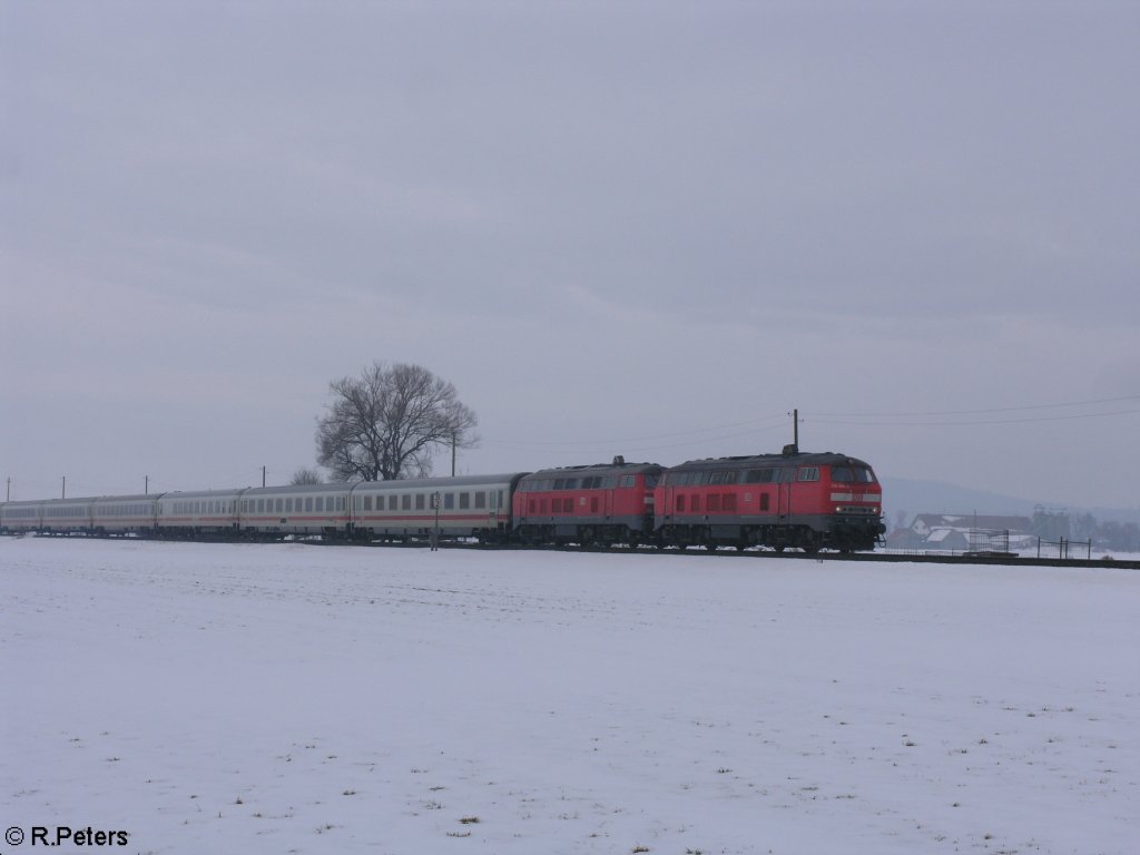 218 456 und eine Schwestermaschine ziehen den IC2012 nach Leipzig kurz voir Memmingen. 19.02.10