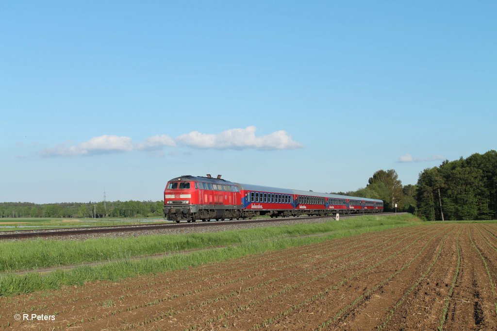 218 463-8 mit dem Pilger Sonderzug Alttting - Marktredwitz bei Oberteich. 18.05.13