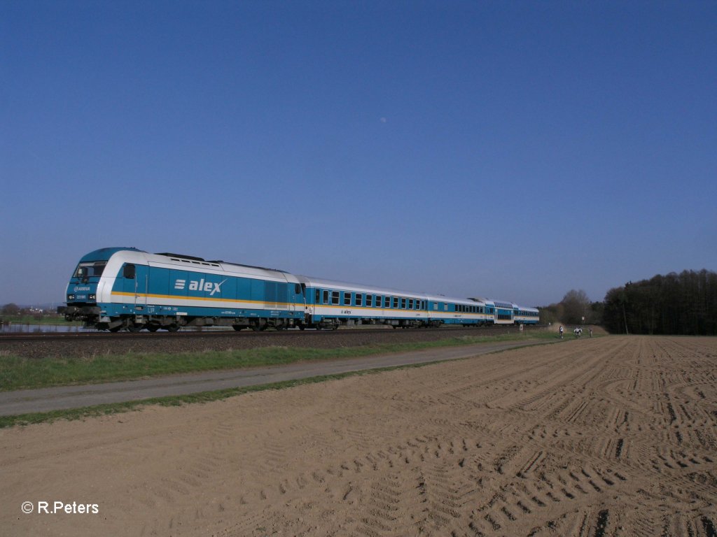 223 065 zieht bei Oberteich den ALX87010 nach Hof. 24.04.10