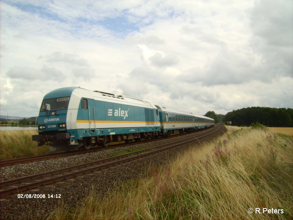 223 068 zieht bei Oberteich den ALX37976 nach Hof. 02.08.08
