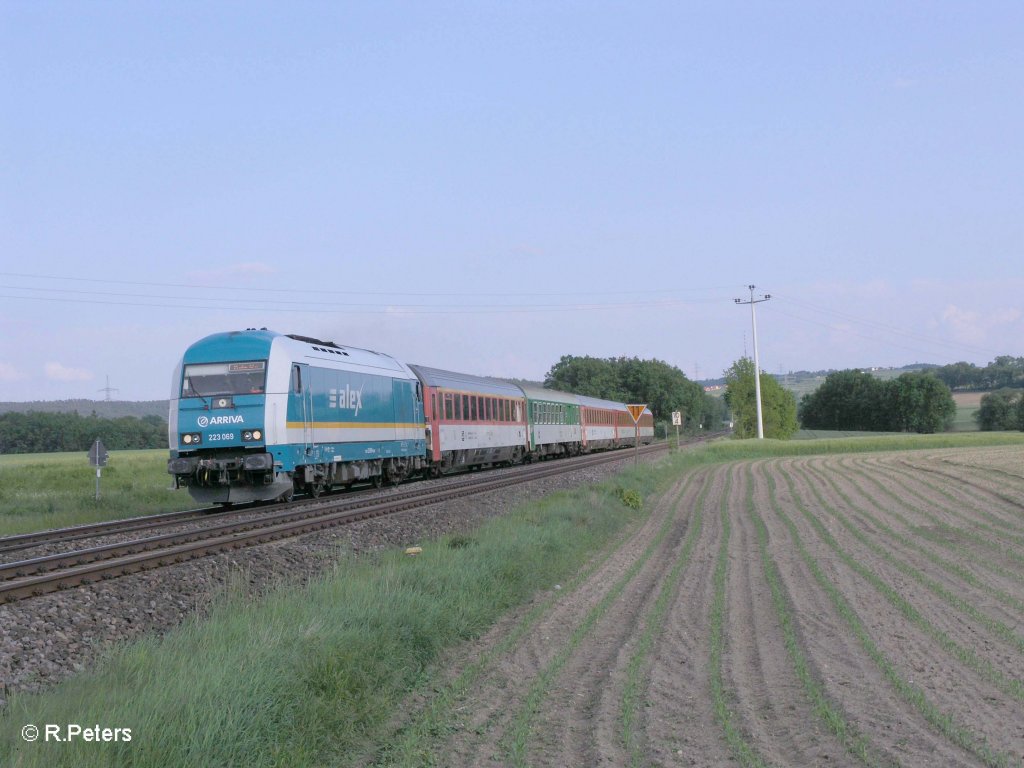 223 069 als ALX357 nach Prag bei Zeitlarn. 29.05.10