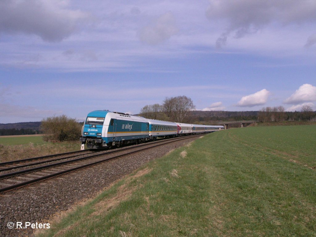 223 071 zieht bei Oberteich ein Alex nach Mnchen. 13.04.08