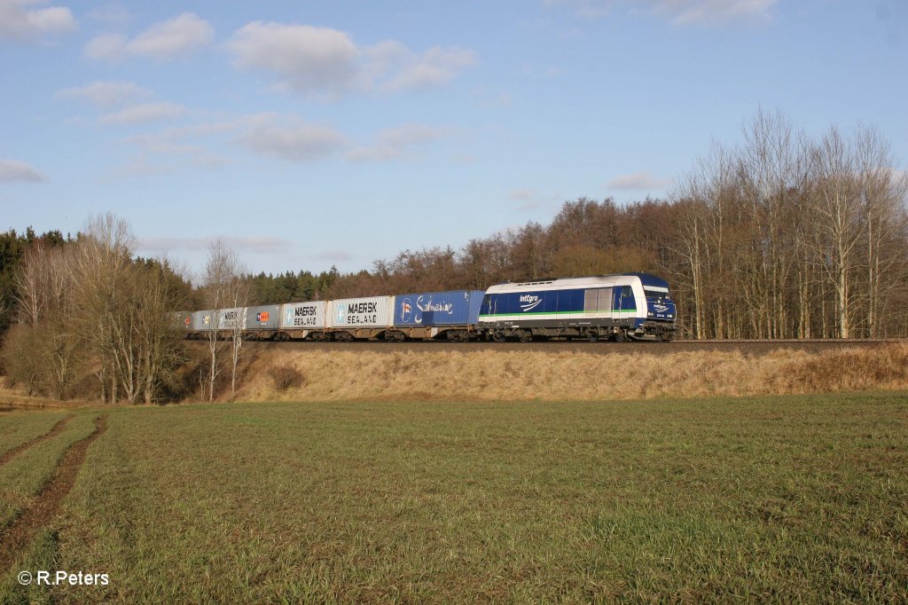 223 144 mit dem Containerzug Hof - Wiesau bei oberteich. 28.11.11