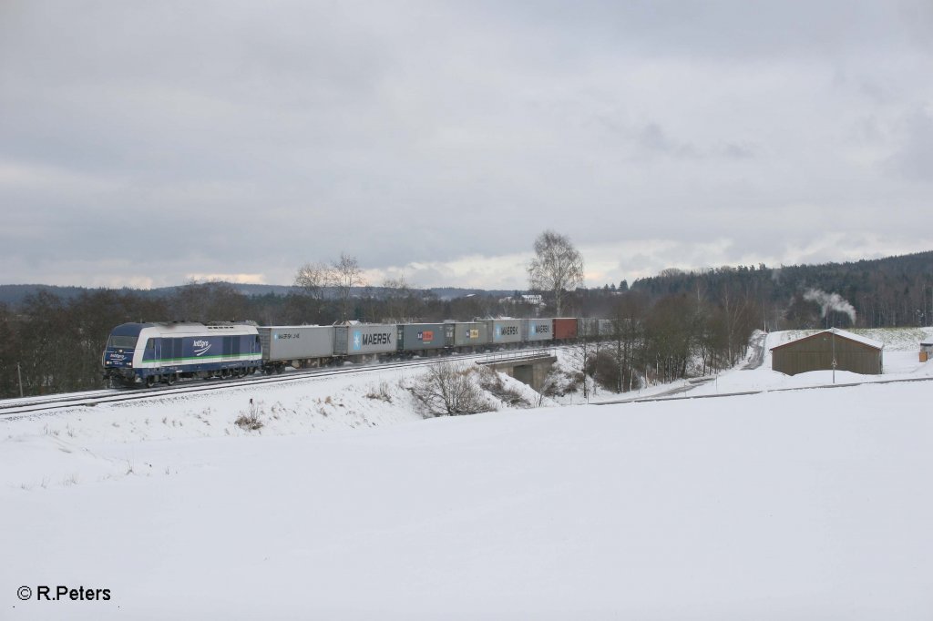 223 152 mit dem Containerzug ATW Wiesau - Hof bei groschlattengrn. 19.12.11