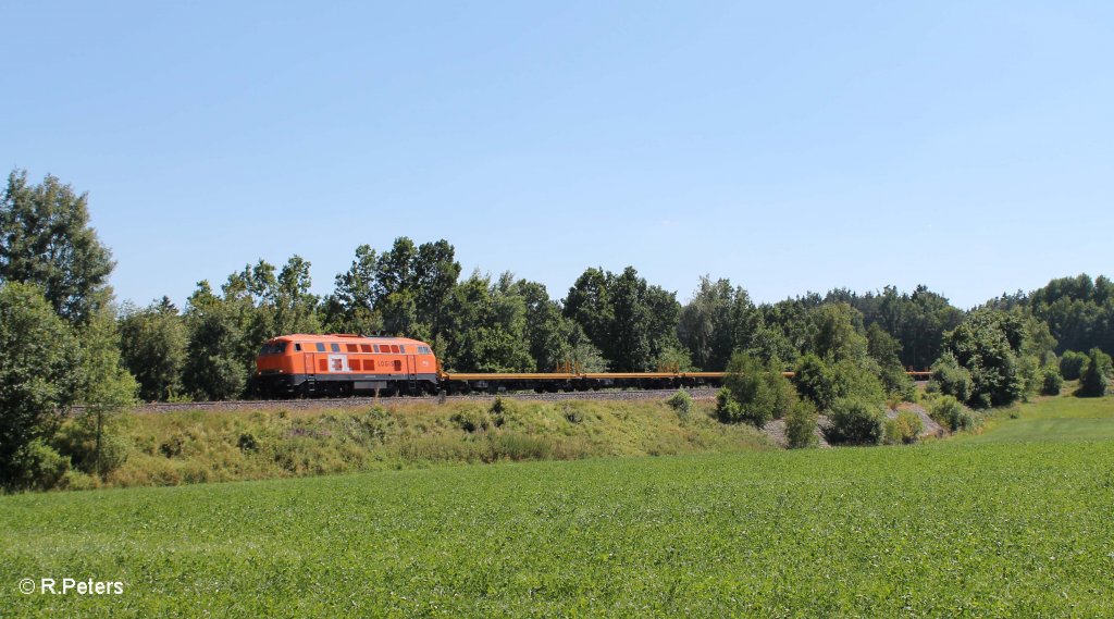225 110-7 (BBL V16) mit einem Schienenbauzug aus Mnchen nach Hof sdlich von Wiesau. 21.07.13
