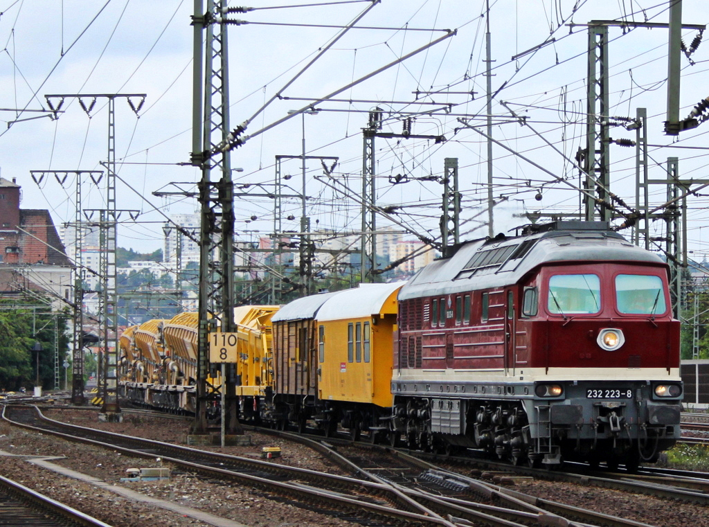 232 223-8 mit Bauzug am 01.08.11 in Fulda