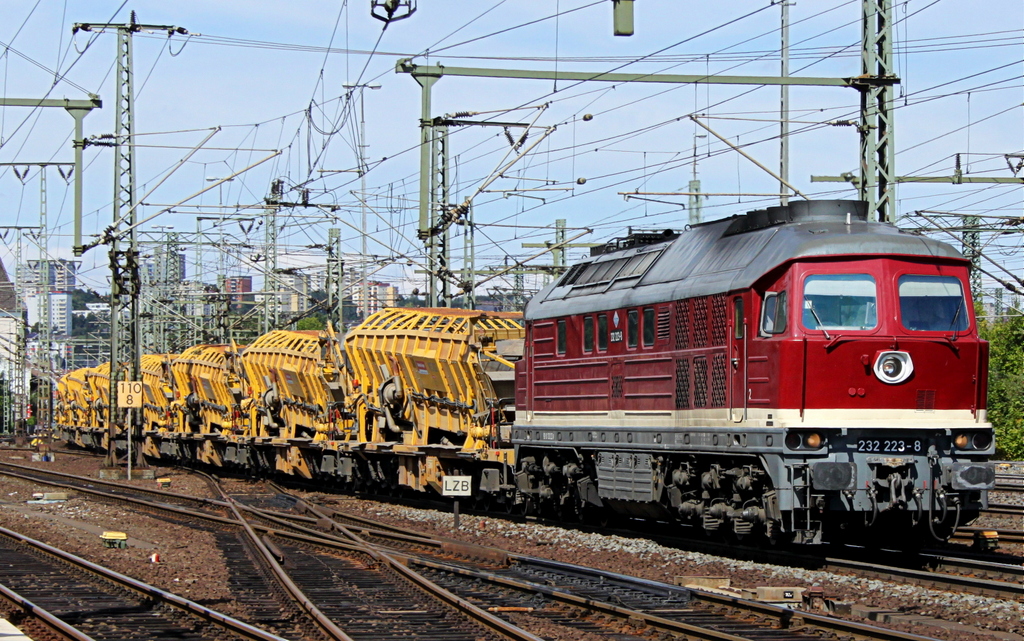 232 223 mit Bauzug am 02.09.12 in Fulda