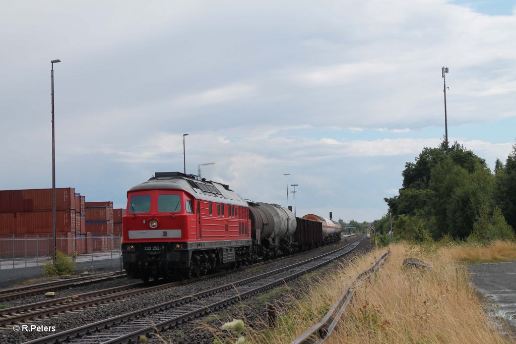 232 252-7 mit dem 45365 Nrnberg - Cheb bei der durchfahrt in Wiesau. 30.07.13