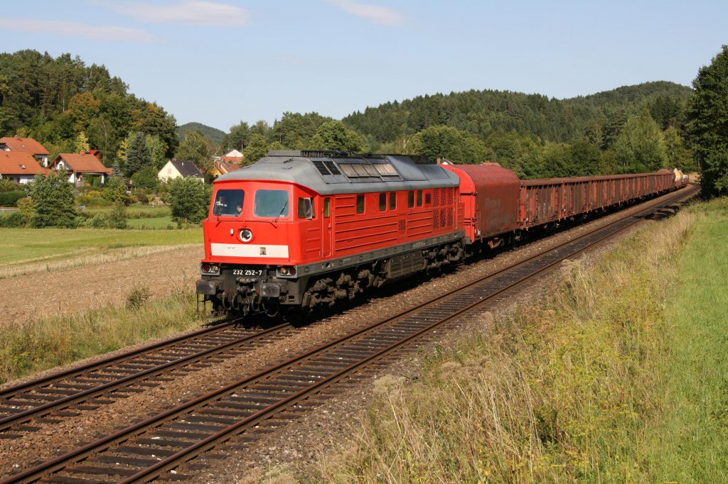 232 252-7 passierte mit einem gemischten Gterzug am 23.08.12 die Ortschaft Lehendorf Richtung Nrnberg.