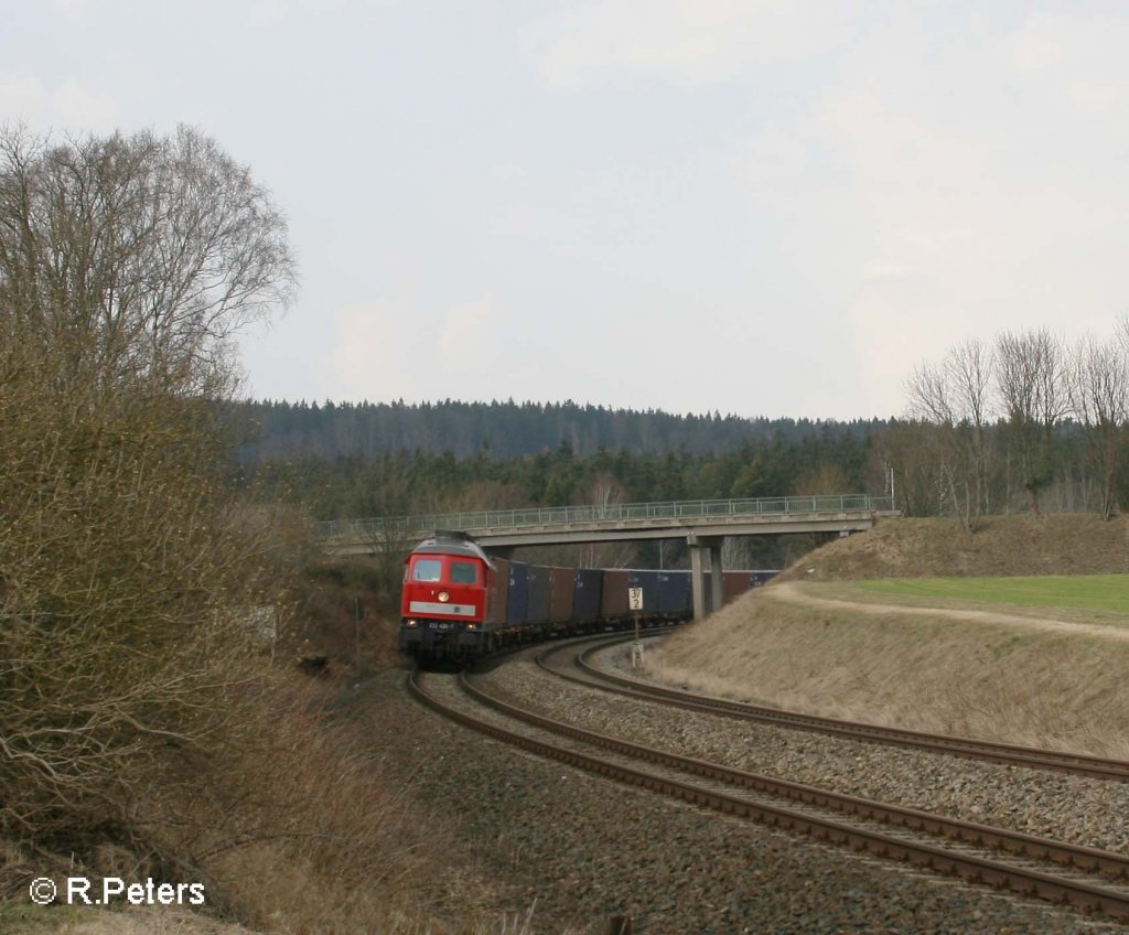 232 426-1 mit ein Containerzug bei Oberteich. 23.03.12