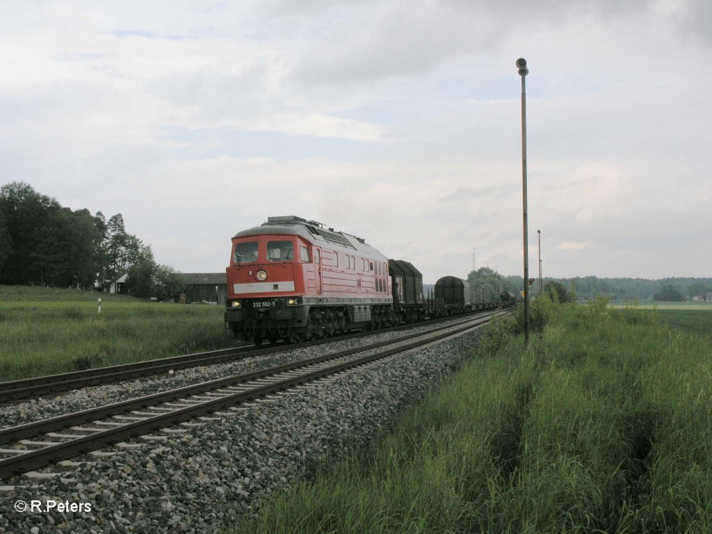 232 502-5 mit ein Umleiter Gterzug bei Richt. 26.05.10