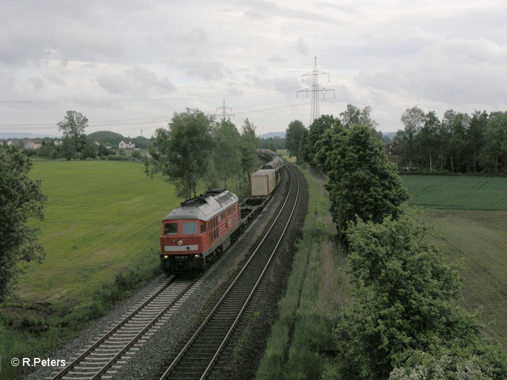 232 502-5 mit einem Umleiter Gterzug bei Richt nach Nrnberg. 26.05.10