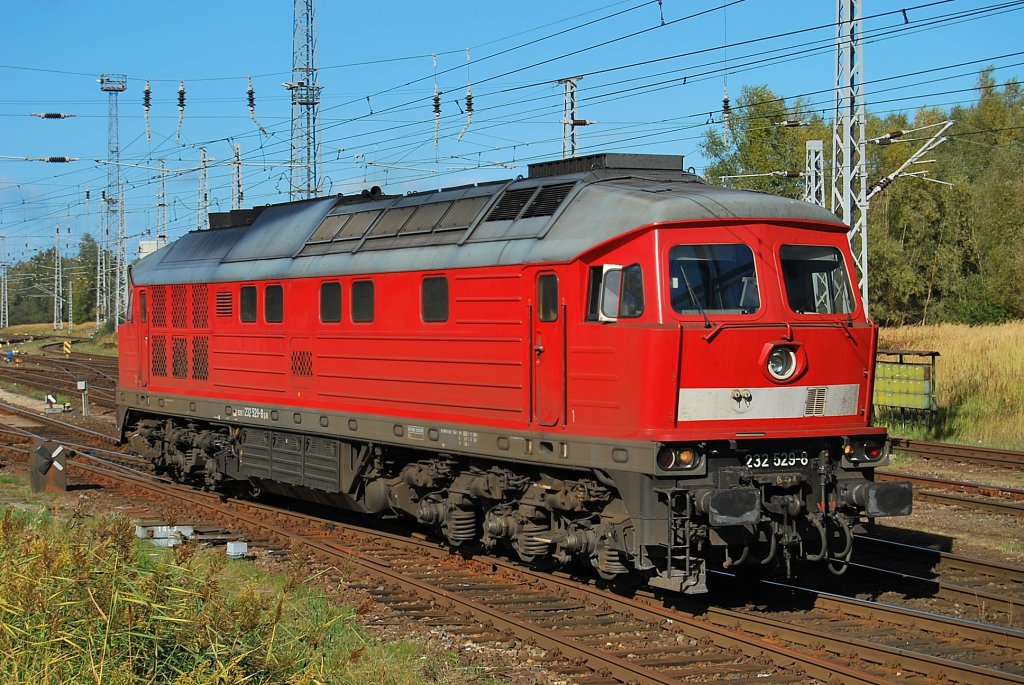 232 529 rangiert am 05.10.2009 in Rostock-Seehafen