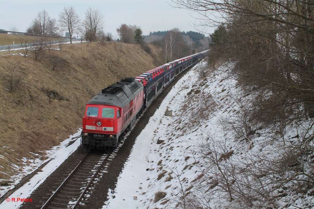 233 572-2 mit dem 47290 Peugeot-Citrn Autozug bei Seuen. 17.03.13