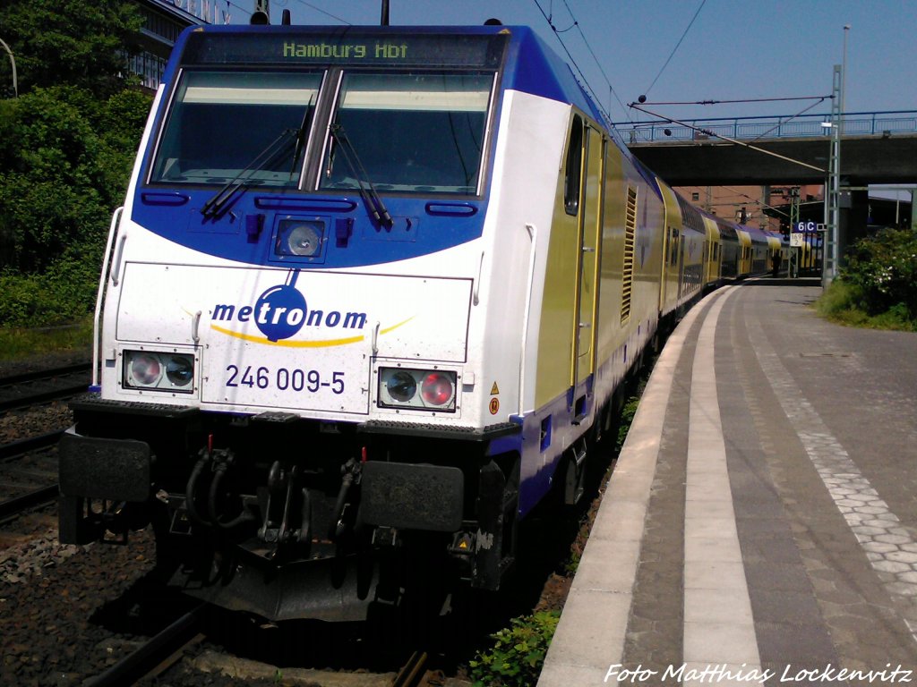 246 009-5 mit ziel Hamburg Hbf im Bahnhof Hamburg-Harburg am 8.6.13