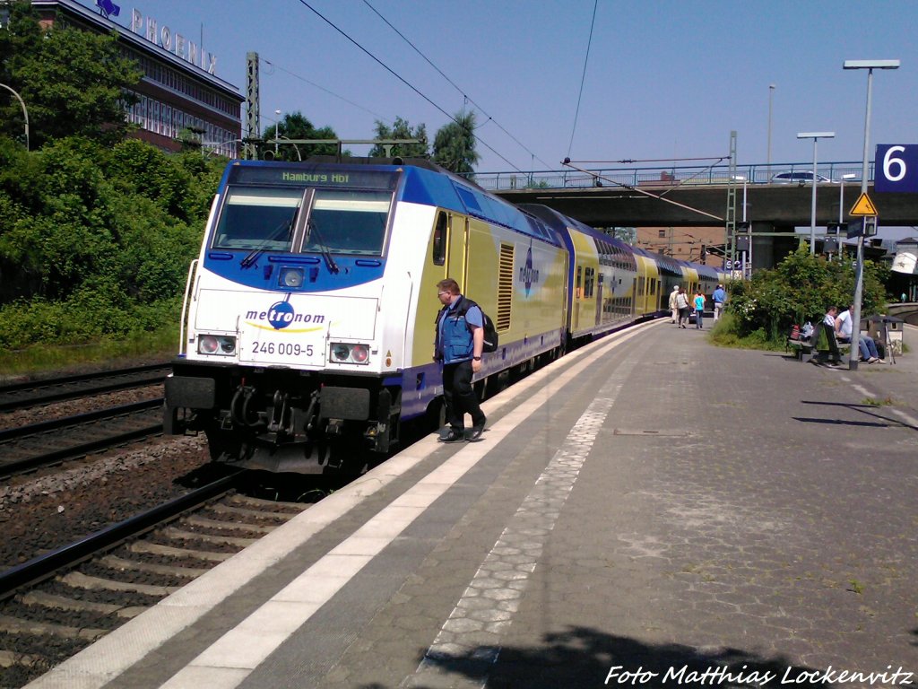 246 009-5 mit ziel Hamburg Hbf im Bahnhof Hamburg-Harburg am 8.6.13