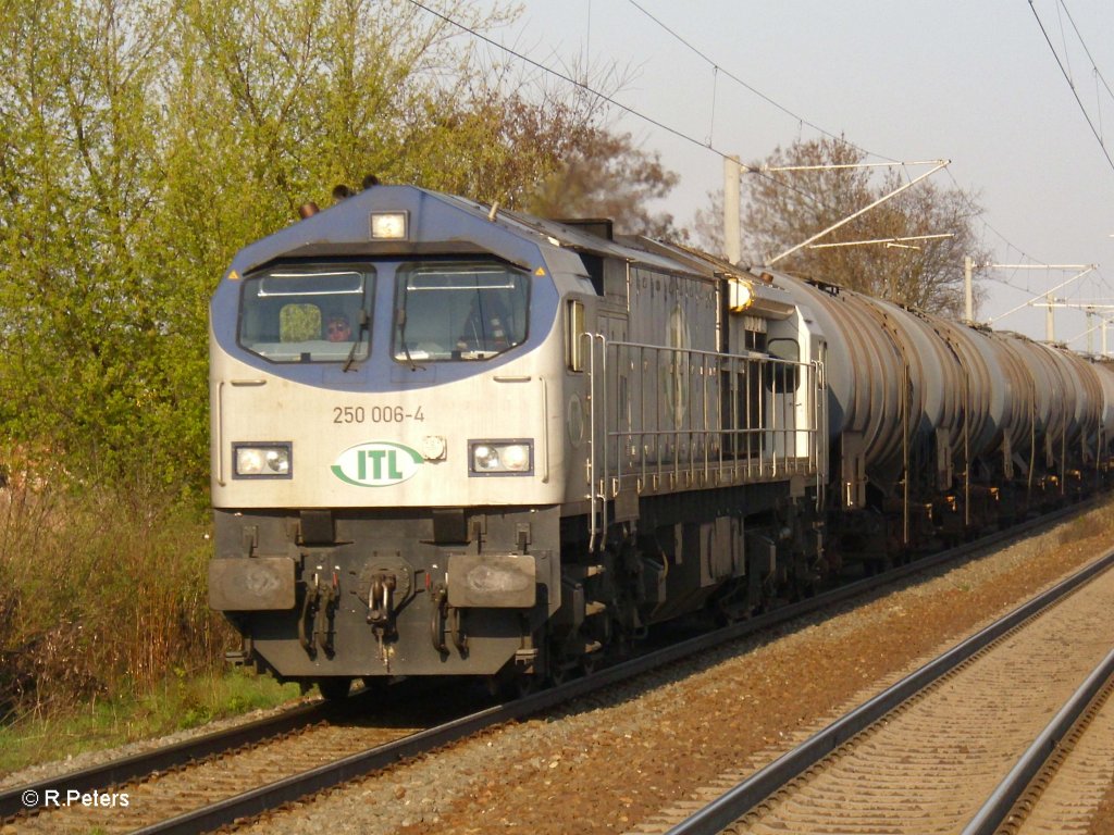 250 006-4 mit einem Kesselzug in Schkeuditz. 23.04.10