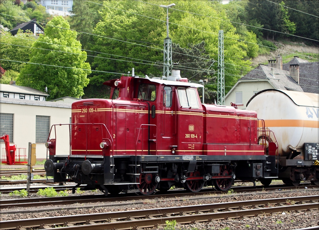 260 109 Eifelbahn Verkehrsgesellschaft mbH (EVG) am 10.05.13 in Linz (Rhein)