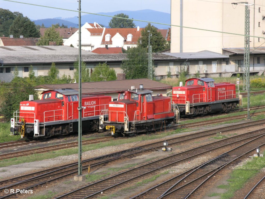 294 695-2 ,362 909-1 und 294 619-2 stehen in Plattling abgestellt. 08.08.09