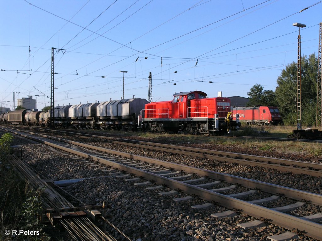 294 701-8 erreicht Regensburg Ost mit ein gemischten Gterzug. 09.09.09