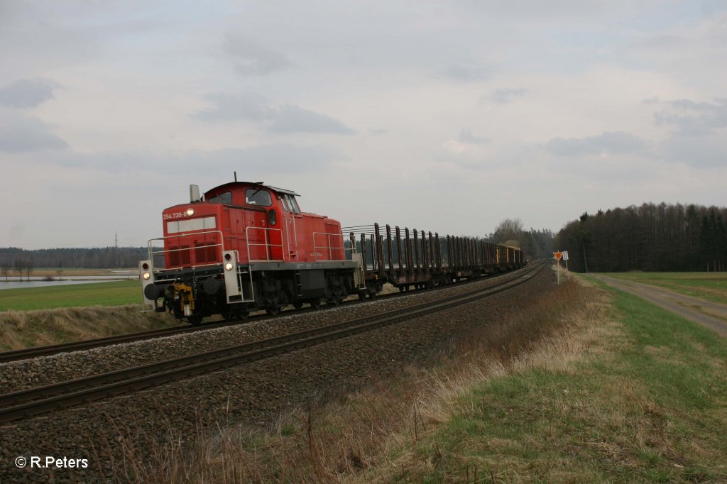 294 720-8 mit Holzzug aus ATW nach Marktredwitz bei Oberteich. 04.04.12