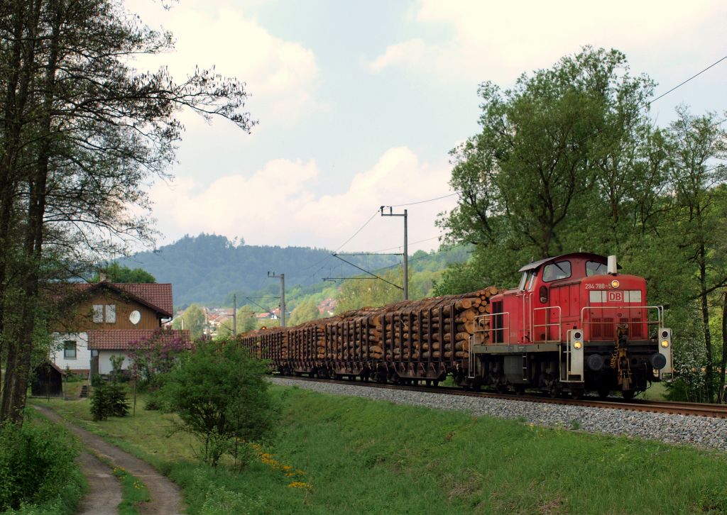 294 788-5 dieselte mit der bergabe von Stuttgart Hafen nach Gaildorf West durch Bartenbach am 28.4.11