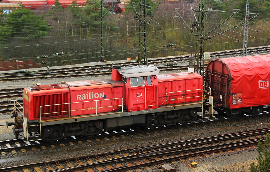 296 028-4 im Verschub und Rangierdienst eingesetzt am 7.1.12 in Maschen.