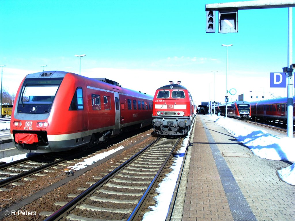 3 Zge auf einmal: 612 503 mit RE nach Lindau, 218 486-9 mit RB nach Mnchen und 642 082 nach Augsburg, Buchloe 21.02.10